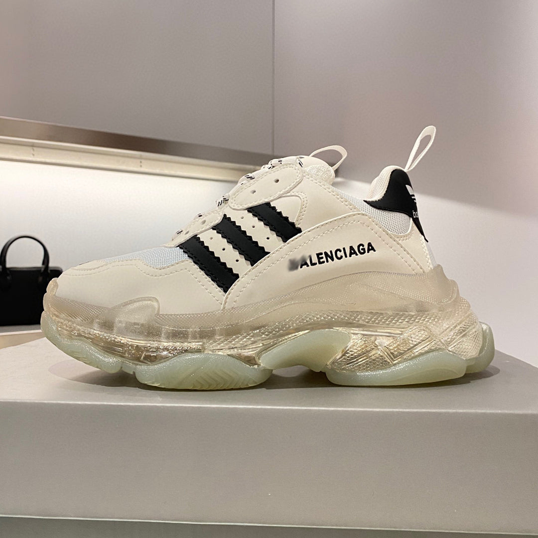 Collaboration Couple's Style Shoe