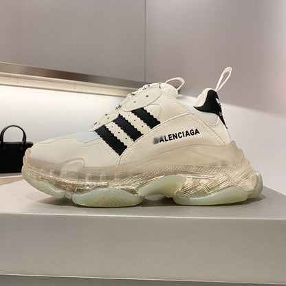 Collaboration Couple's Style Shoe