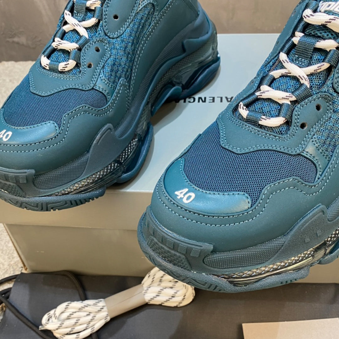 Limited Edition Couple Style Thick Sole Shoe